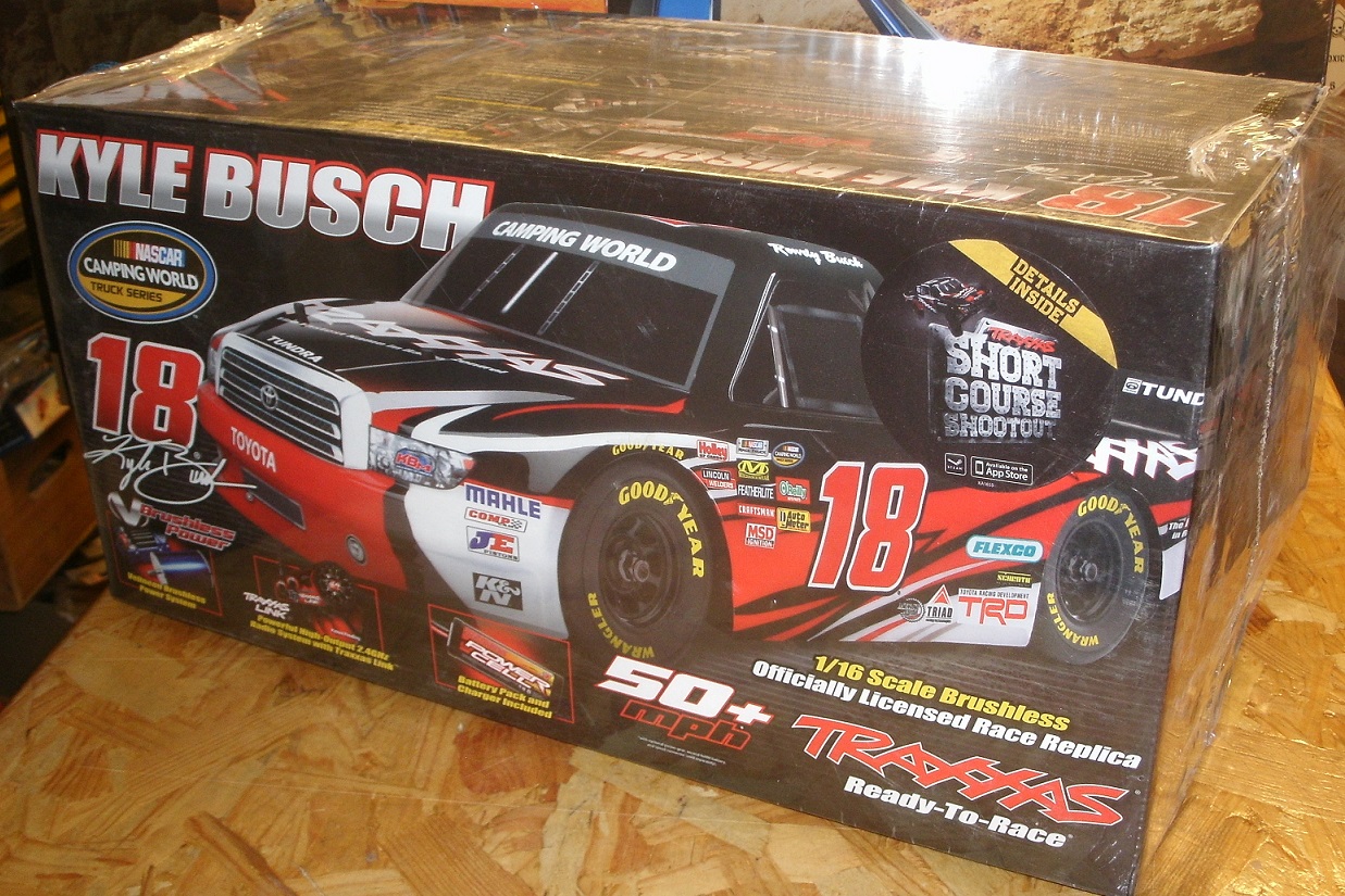 1:16 Traxxas Kyle Busch Camping World Race Replica  VXL Bruchless